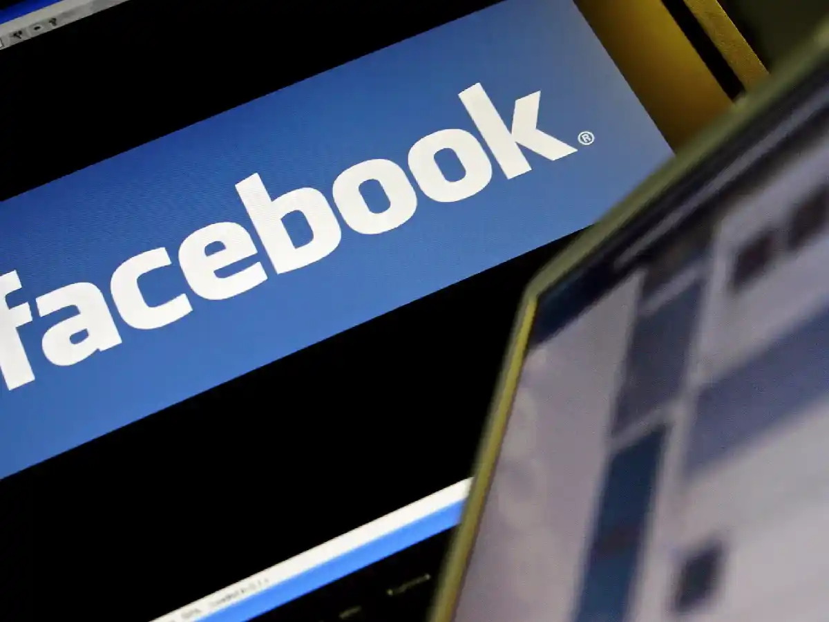Facebook prohíbe apoyar el supremacismo blanco y el separatismo