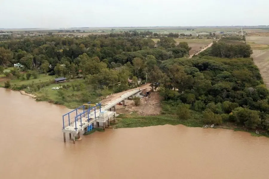 El agua del Acueducto Desvío Arijón, a un paso de llegar a Matilde