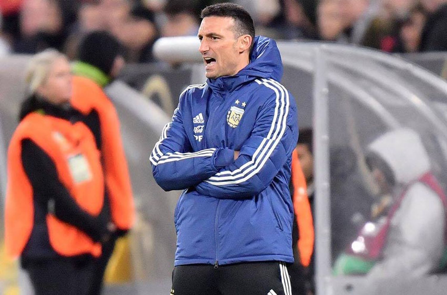 Scaloni le respondió a Di María: «Nosotros no le cerramos la puerta a nadie»