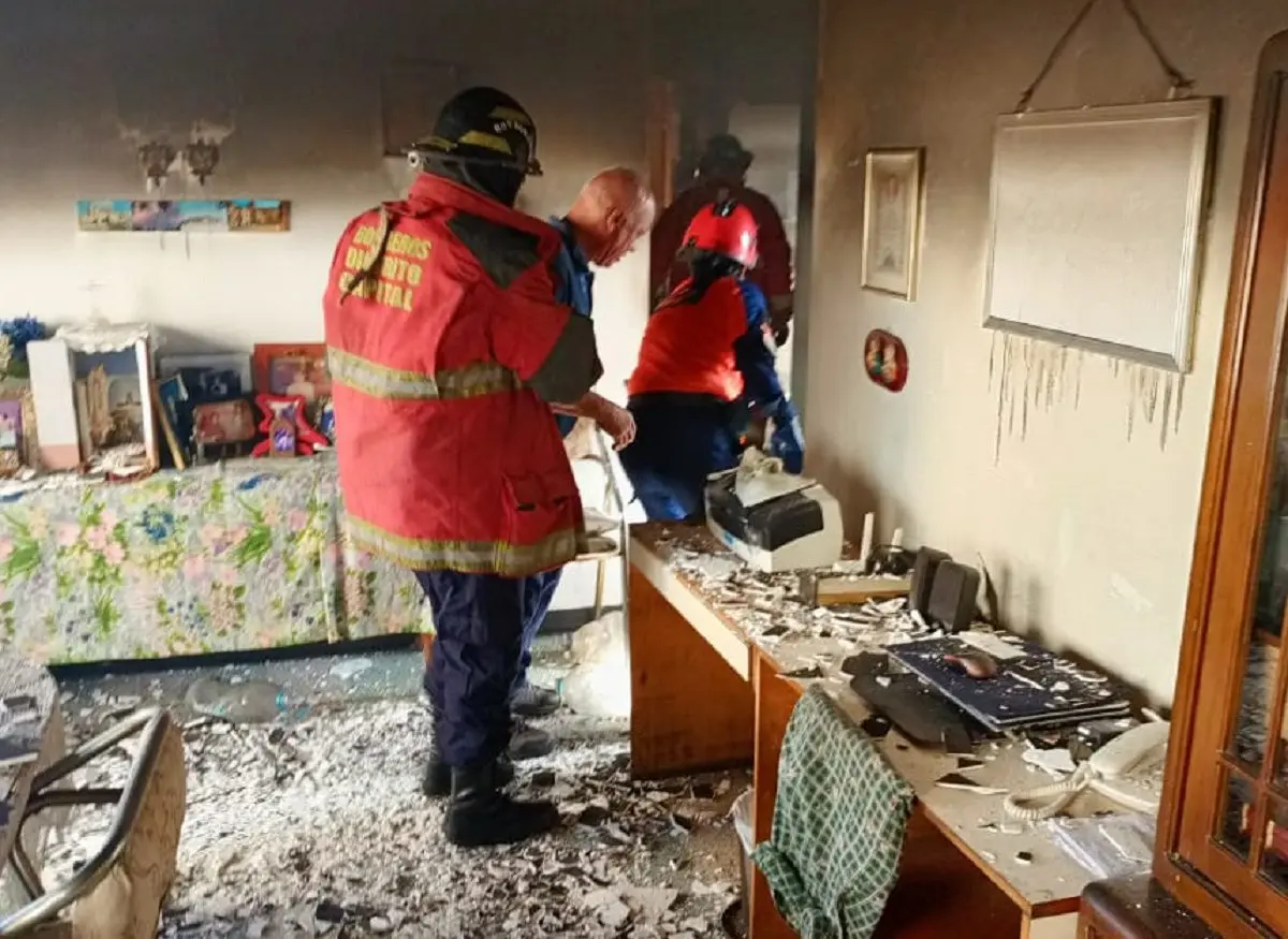 ¡UN HERIDO! SE INCENDIA APARTAMENTO frente a VTV este #21Feb