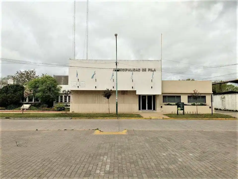 Trabajadores y jubilados de la Municipalidad de Pila perciben desde hoy sus haberes con aumento