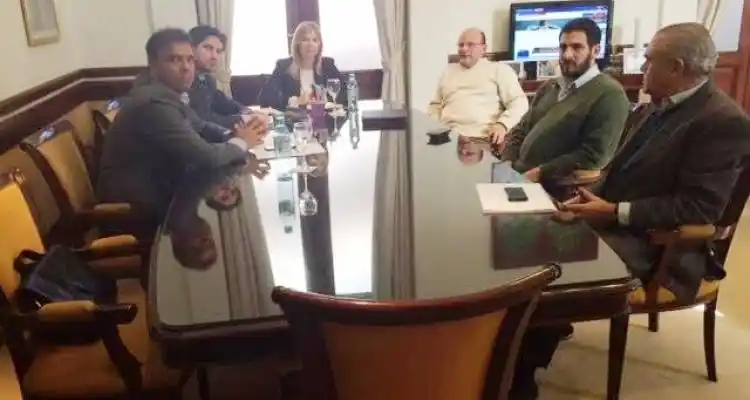 Tras reunirse con Álvarez Rodríguez, Giovanettoni espera móviles y efectivos para la policía