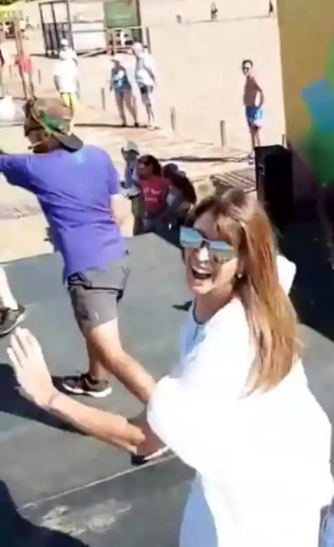 Carna y Adriana Salgueiro bailaron zumba en la playa