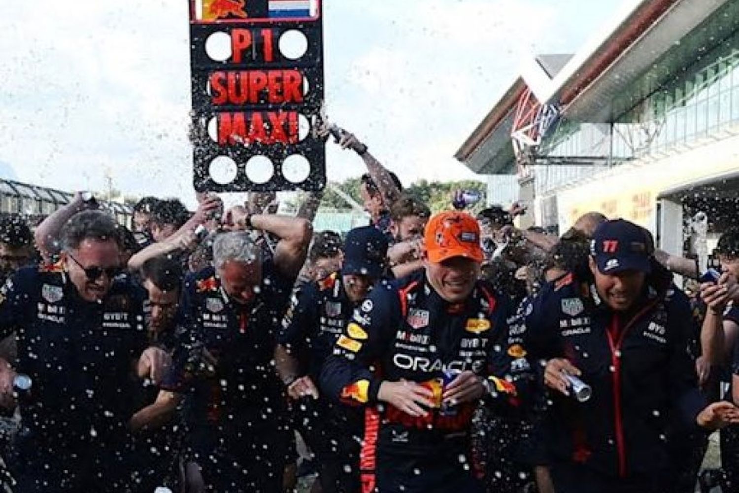 Verstappen fue imbatible en Silverstone