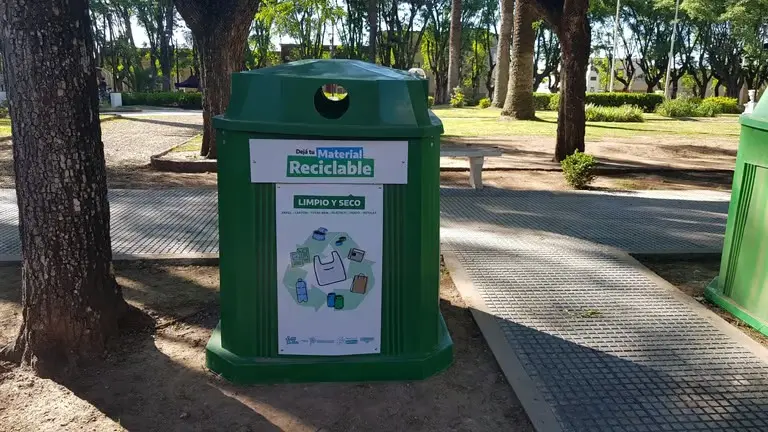 Punto verde Plaza Constitución. Foto: La Opinión