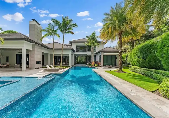 Así es el exterior de la casa del exdeportista