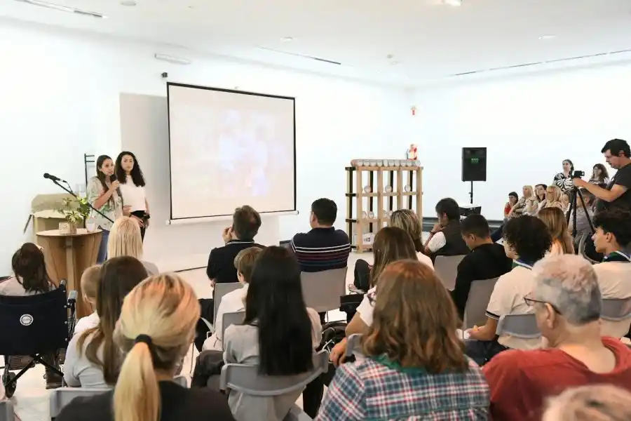 La Municipalidad reconoció a más de 45 instituciones educativas comprometidas con el ambiente.