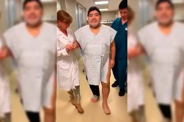 Maradona volvió a caminar tras la operación de rodilla
