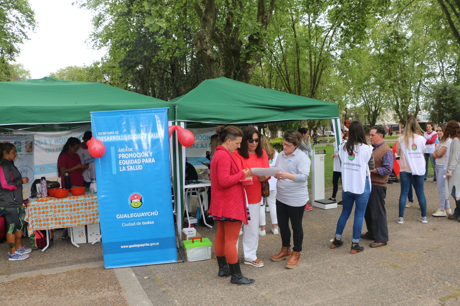 Realizaron controles a adultos mayores en la plaza San Martín