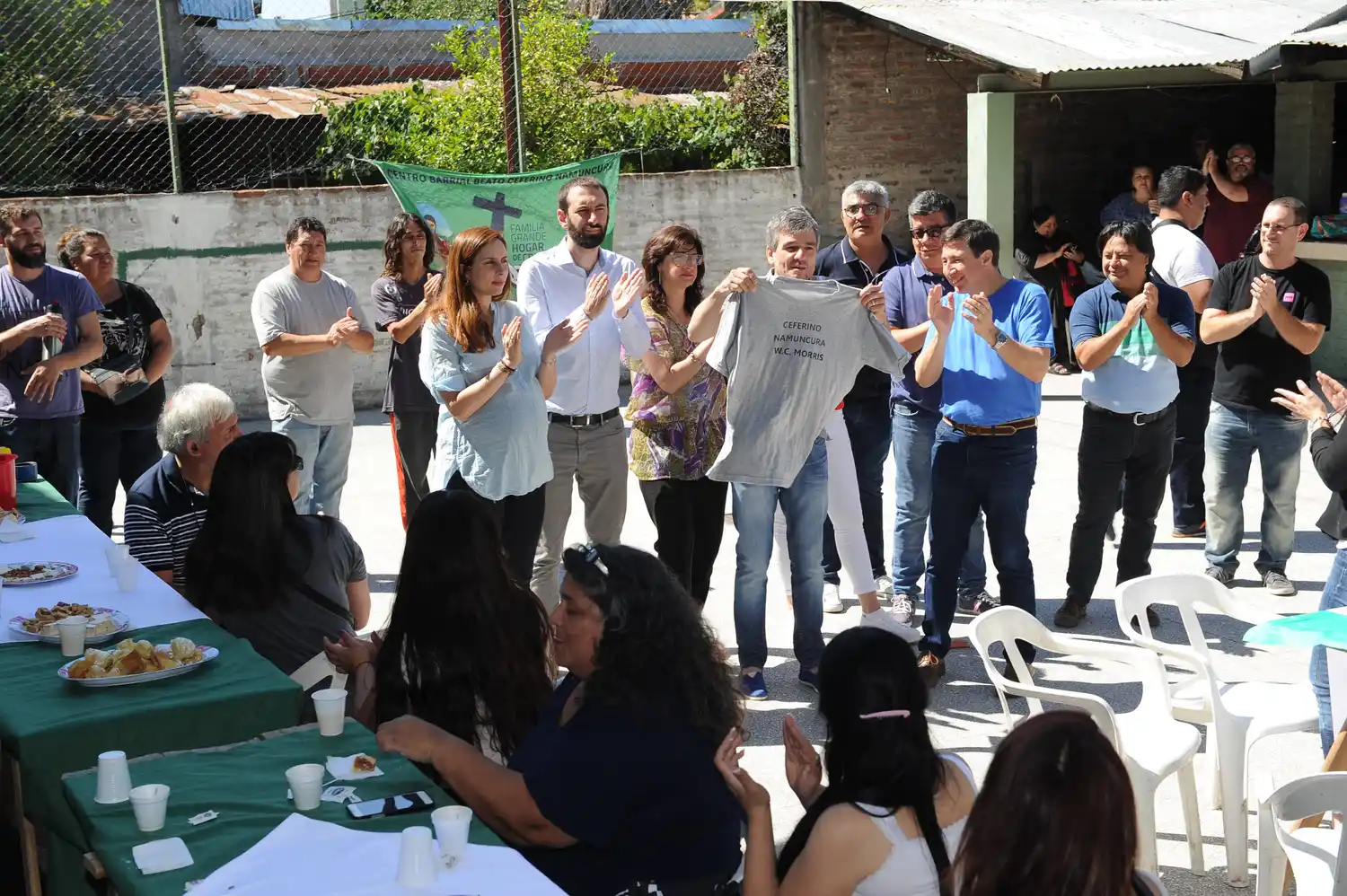 Zabaleta y Daniel Arroyo en merendero de Hurlingham: Entregarán tarjetas alimentarias en enero