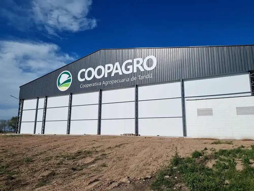 La fábrica de mozzarella de Coopagro, construida en el Parque Industrial, se inaugurará el próximo viernes.