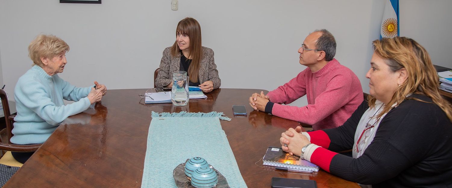 Salud y farmacéuticos propician la elaboración de preparados magistrales y oficinales