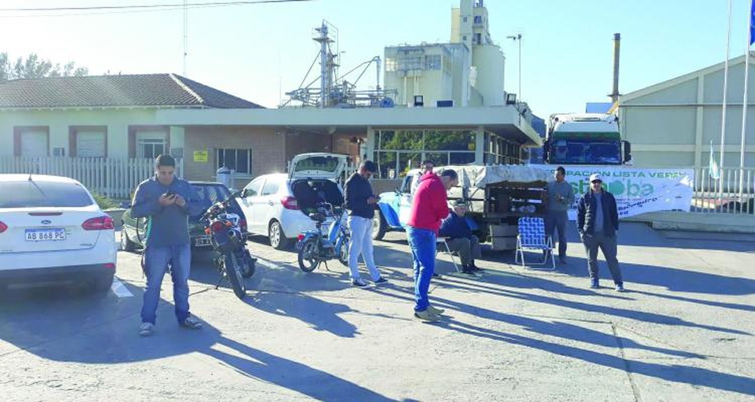 Protesta en las puertas de Arcor