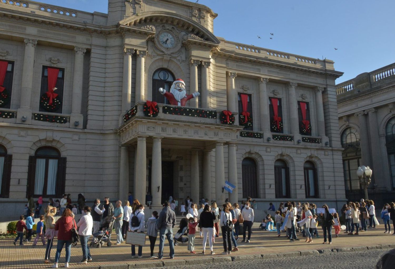 Se manifestaron para exigir que se declare a la  educación “esencial” 