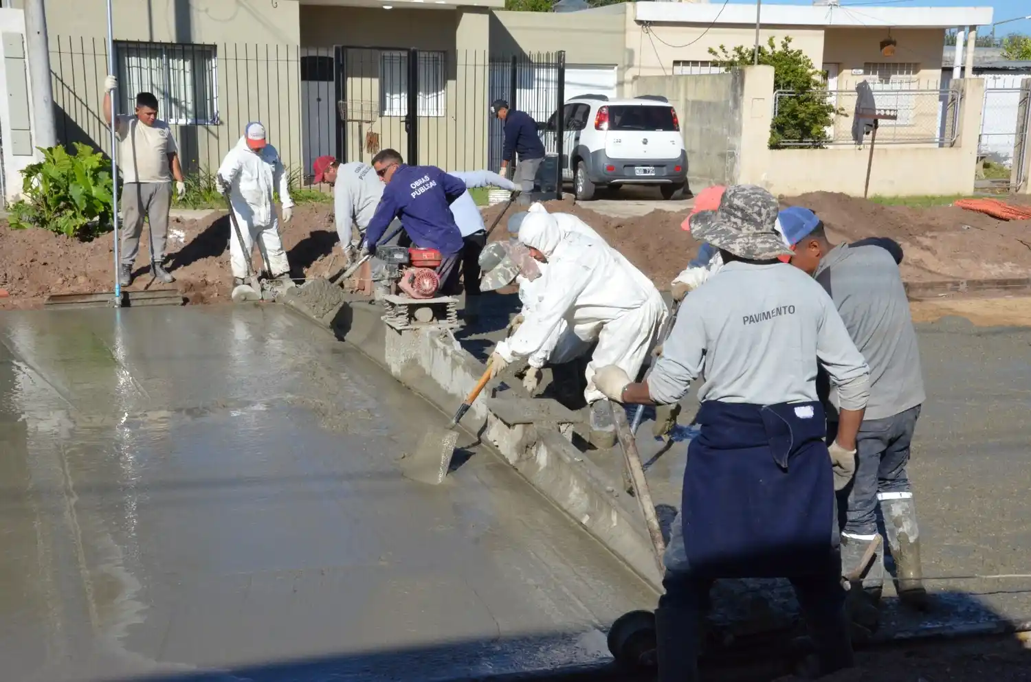 Un nueva cuadra pavimentada se suma a la ciudad.