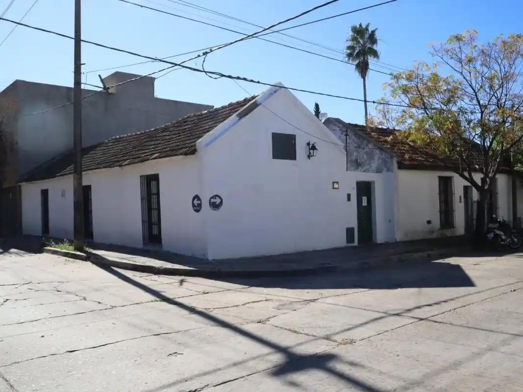 Se concretó el traspaso de la Casa de Andrade a la Municipalidad y comenzarán las obras para abrirla al público