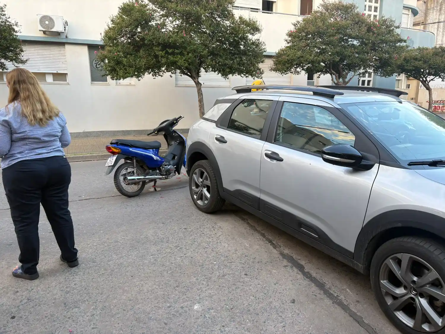 El siniestro vial se produjo a metros de la intersección de Castelli con Iturraspe.