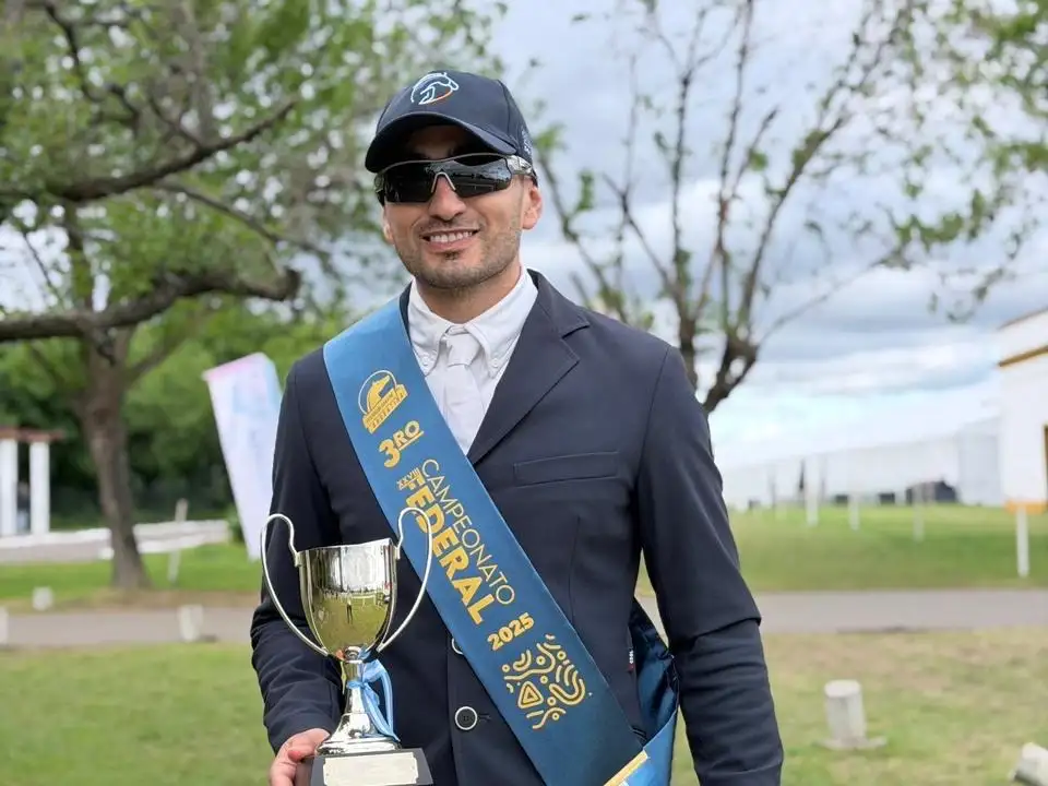 Nicolás Espejo Tercer Puesto Federal 2025 en saltos hípicos