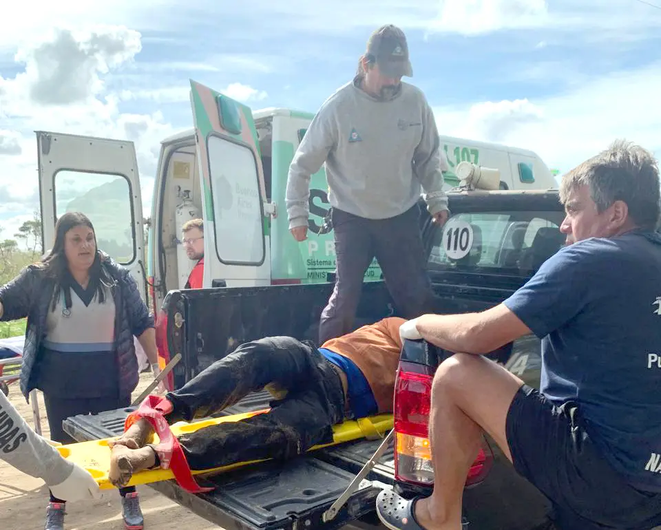 Traslado. Del joven que recibió las heridas de arma de fuego en la jornada de ayer
