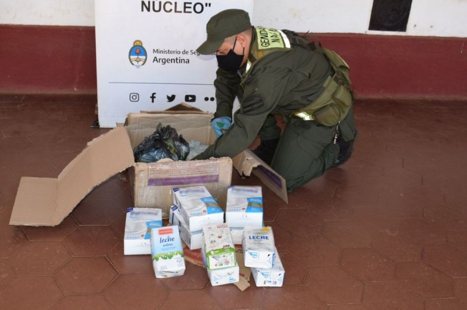 Secuestran 5 kilos marihuana camuflada en envases de leche