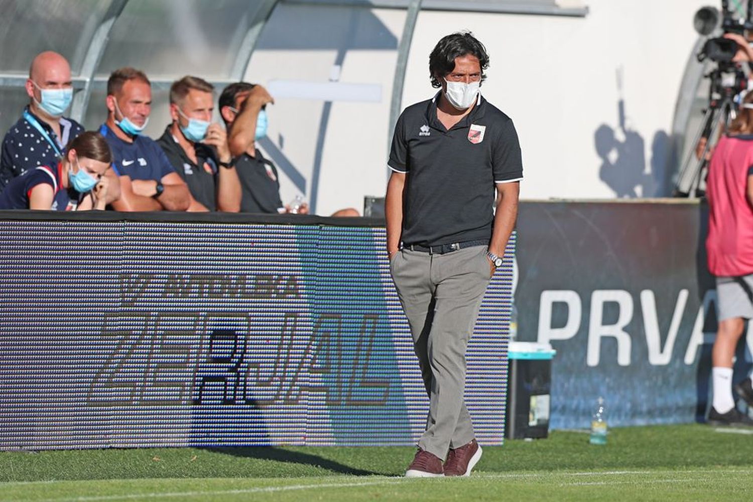El equipo de Camoranesi se aferró a la permanencia