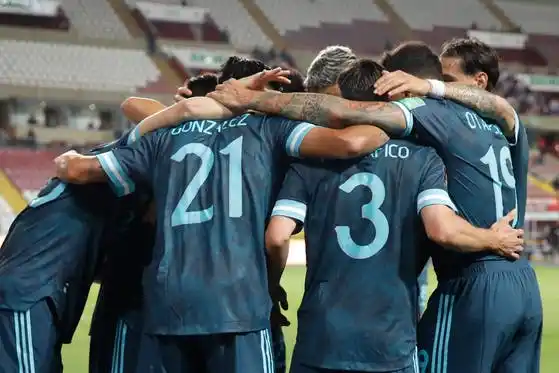 Argentina le ganó a Perú 2 a 0 en el mejor partido que jugó en las Eliminatorias