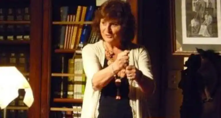Presentación de Elva Marinangeli