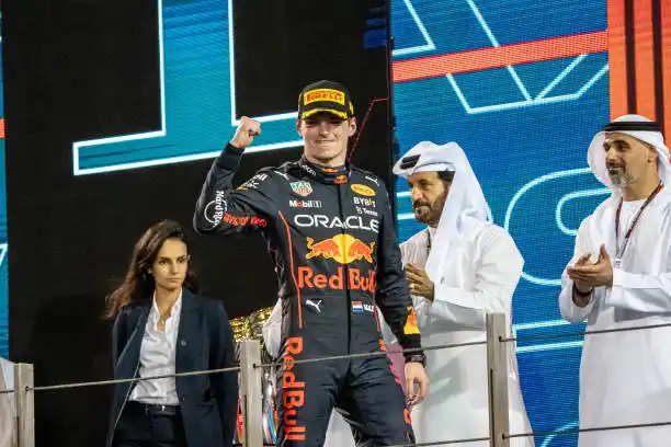 Verstappen ganó en Abu Dhabi