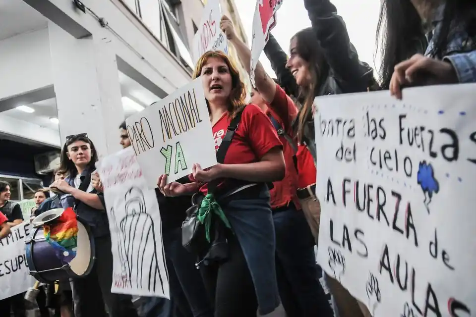 Convocan a una marcha en defensa de la universidad pública