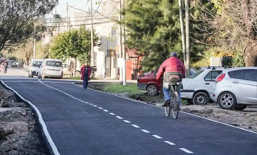 El Municipio extendió obras de asfalto en el barrio Los Tilos