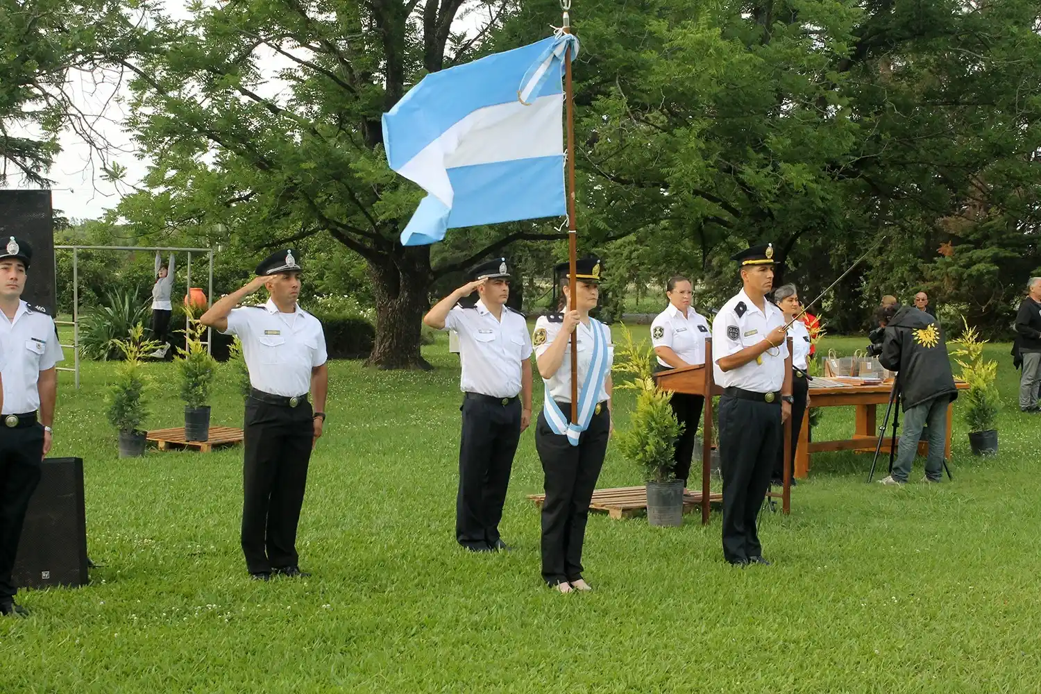 Acto 202 Policía Bonaerense abanderados