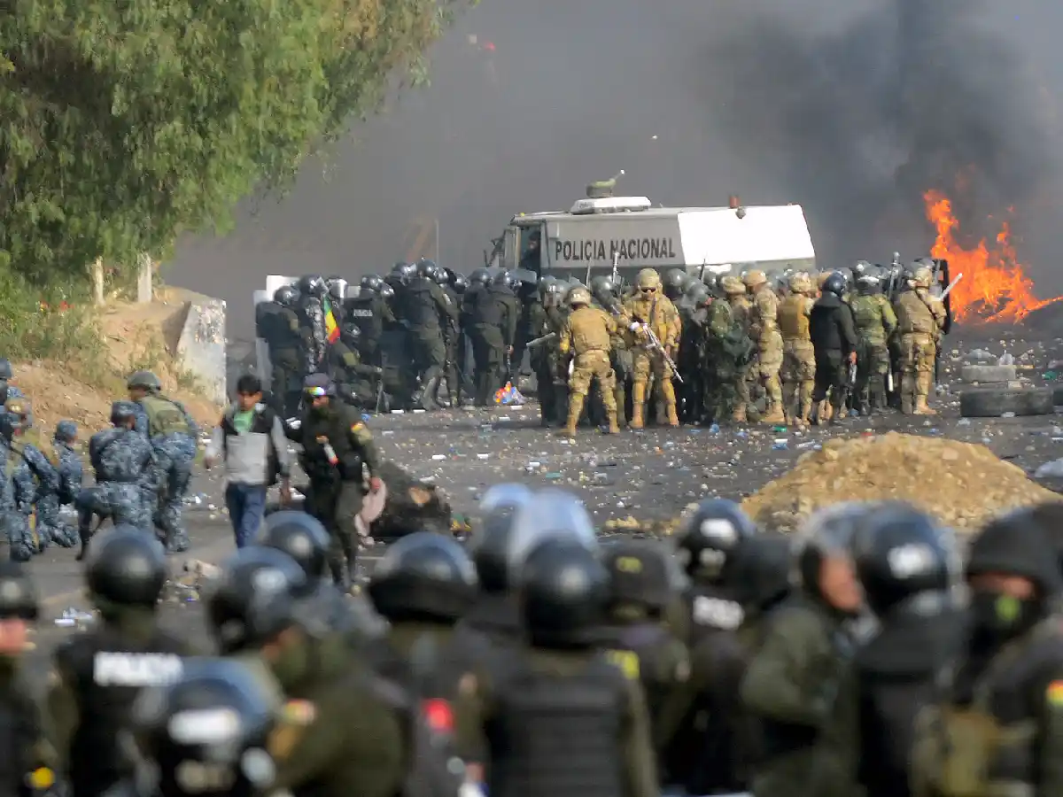 Al menos ocho muertos tras una brutal represión en Bolivia