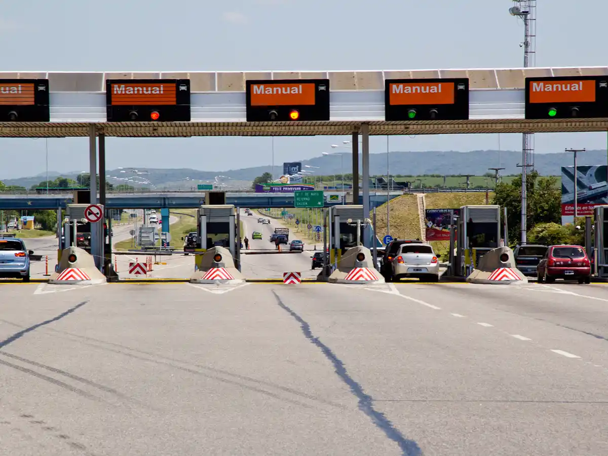 Gobierno eliminará temporalmente la mitad de las cabinas de peaje de las rutas nacionales