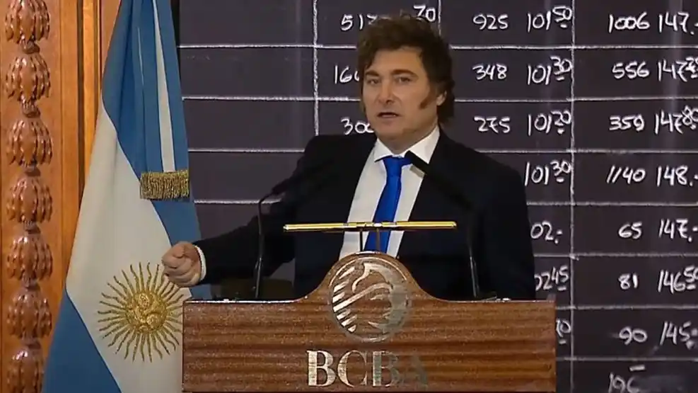 Milei adelantó que vetará las leyes de recomposición jubilatoria, moratoria previsional y emergencia en discapacidad.