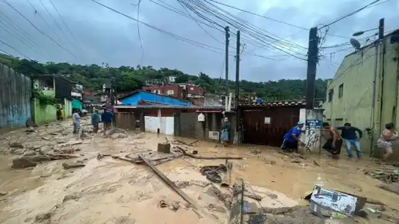 Al menos 36  muertos y daños materiales es el saldo de torrenciales lluvias en Brasil