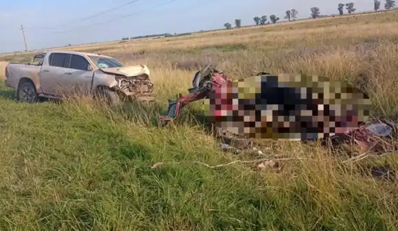 Tragedia en la ruta 226: tres muertos y dos heridos graves tras un tremendo accidente a la altura de Carlos Tejedor