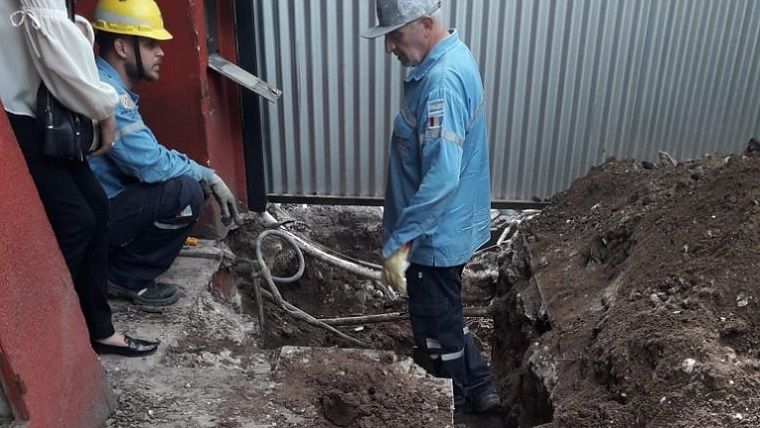 Detectaron conexiones clandestinas de luz y gas en un bar de Rosario