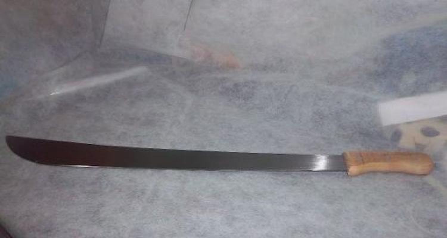 Lesiones leves con un machete