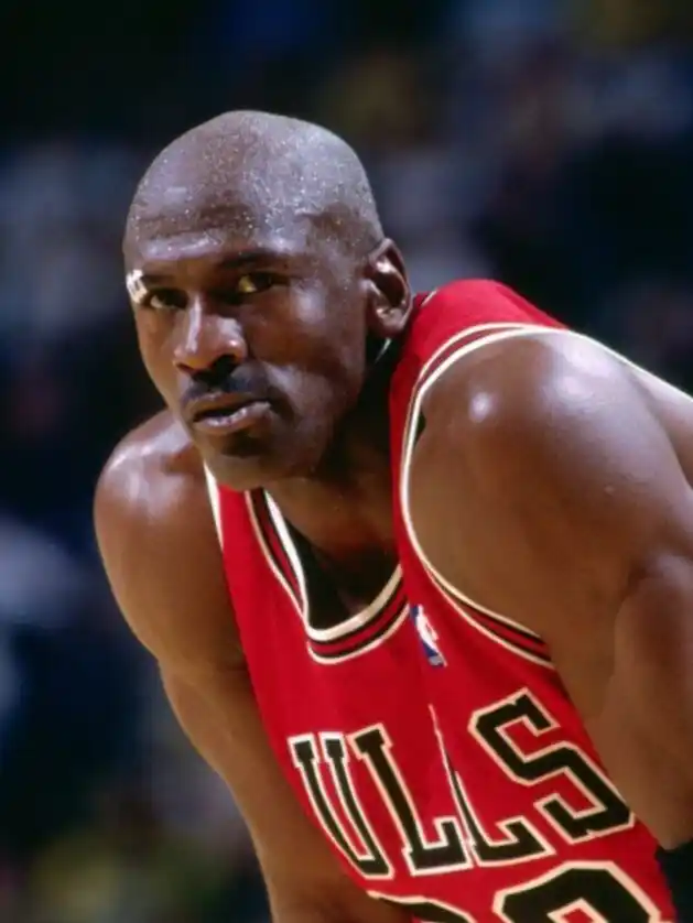 ¿Cuáles son los 10 mejores jugadores de la historia de la NBA, según Chat GPT?