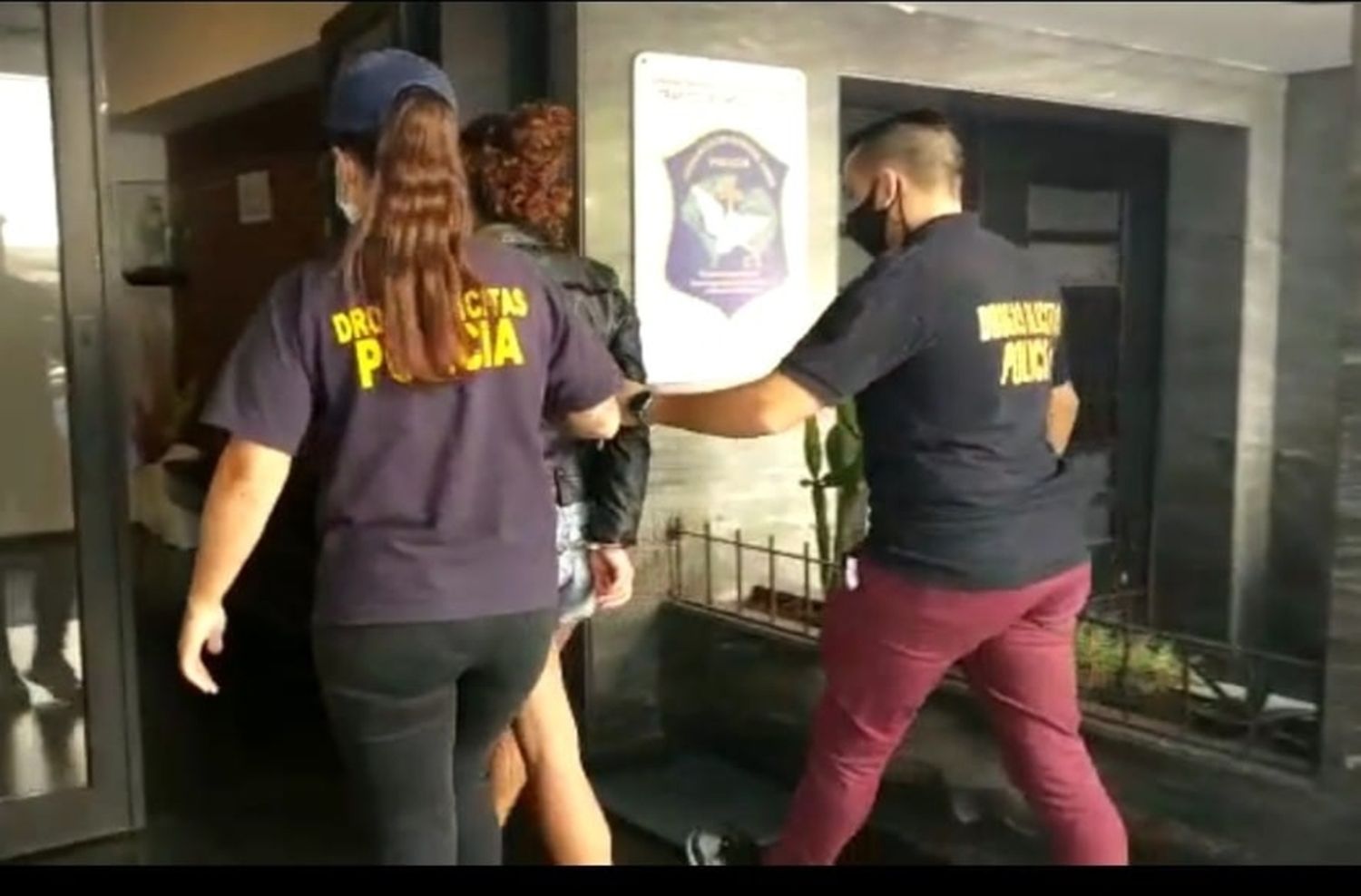 Detuvieron a una chica trans que estaba prófuga por venta de drogas en la "nueva zona roja"