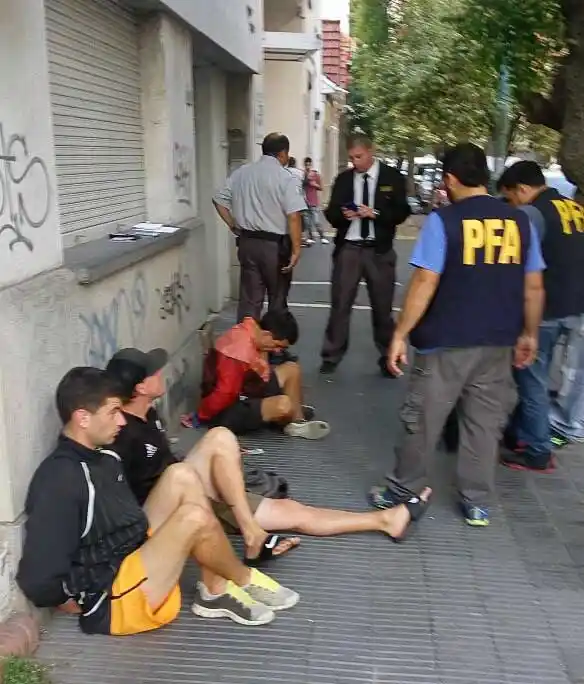 detenidos-cocaina-policial-1