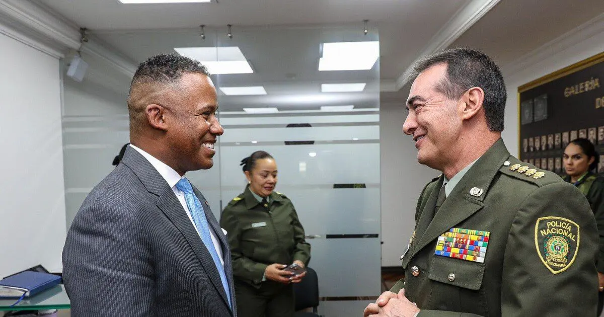 Lo que se sabe sobre la SECRETA REUNIÓN entre enviados de Biden y el director de la Policía colombiana