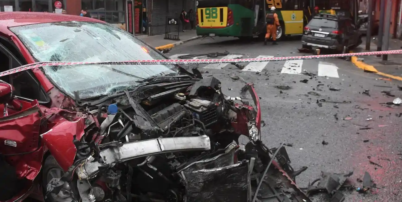 El incidente ocurrió alrededor de las 5:30 a. m. en la intersección de las calles Venezuela y Jujuy. Crédito: Télam.
