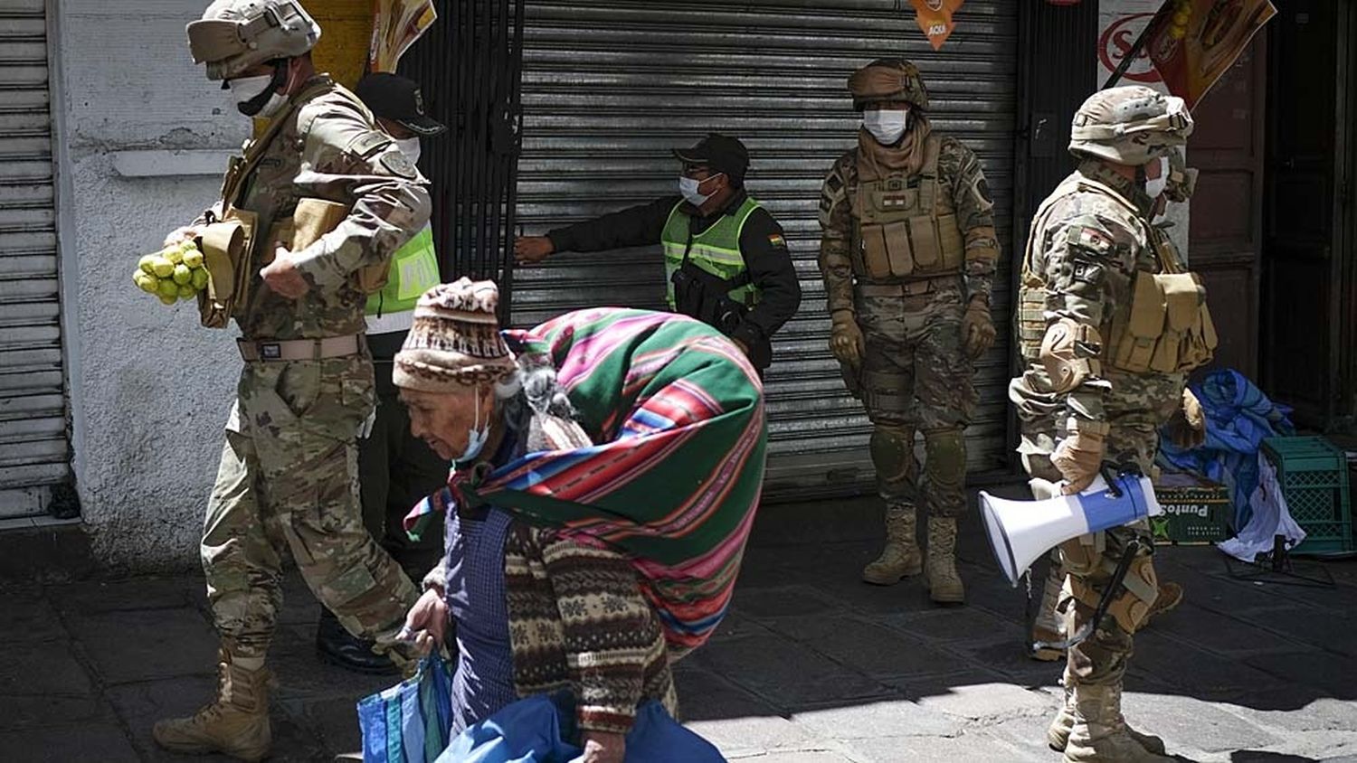 Bolivia: cerraron hospitales por falta de insumos