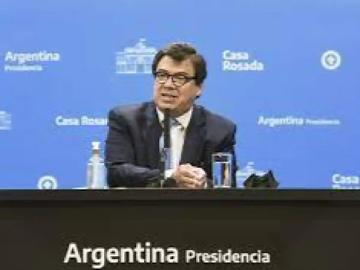 Moroni admitió dificultades en la recuperación de los salarios "con una inflación tan alta" 
