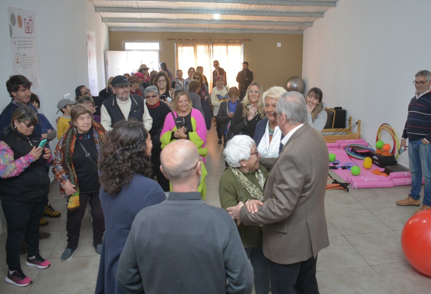 Se abrió un Centro Integral para Adultos Mayores en el barrio San Juan