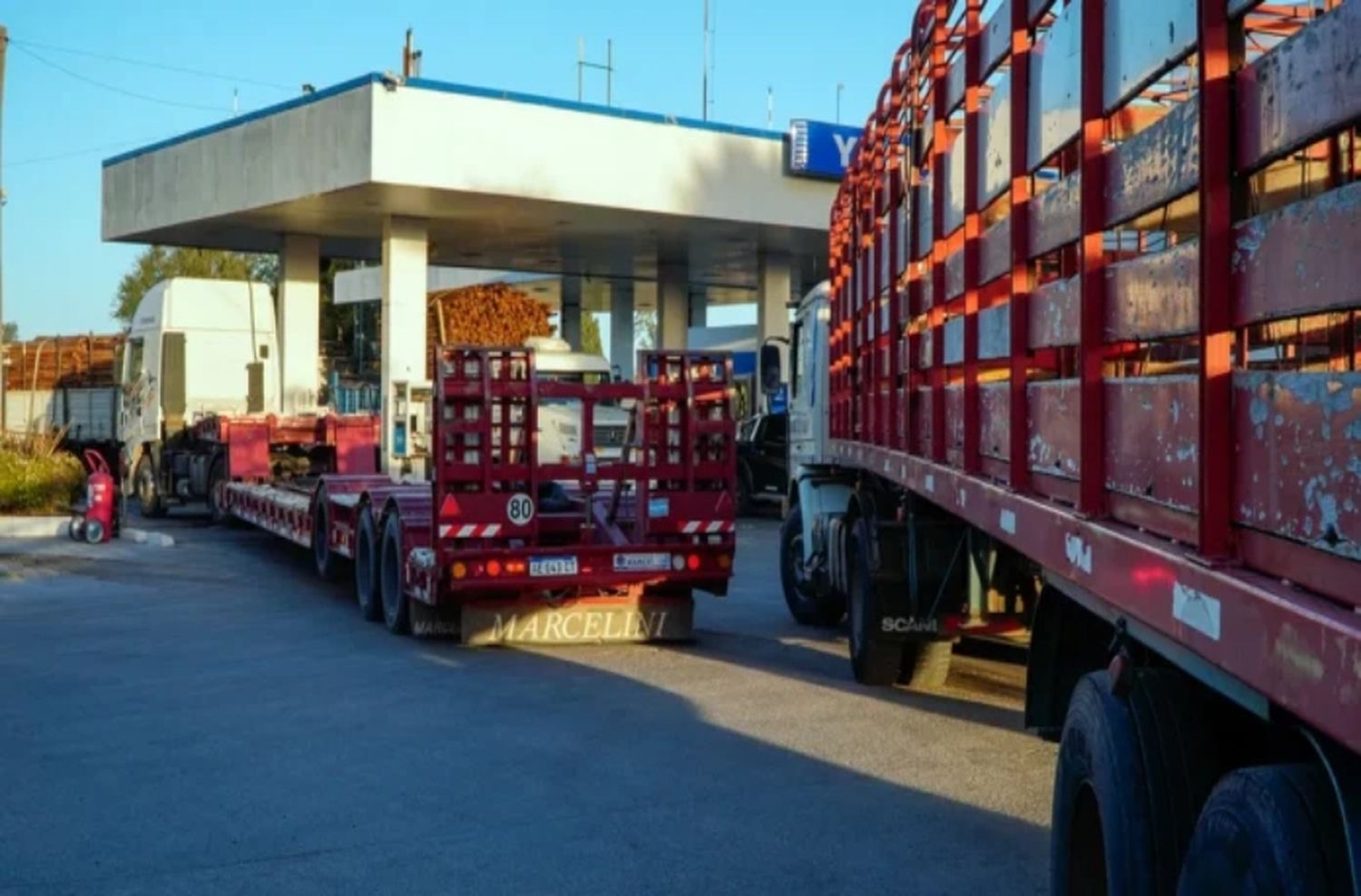 Los transportistas de carga iniciaron un paro y los estacioneros anuncian otro