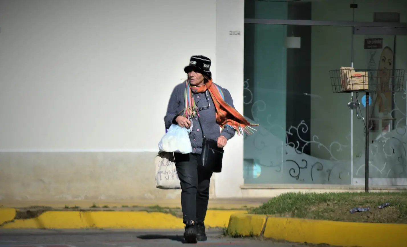 Mañana fría y soleada.