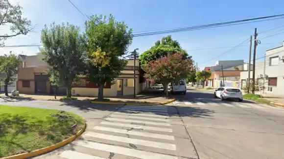 Insólito: le apuntaron en la panza a una embarazada para robarle en La Plata