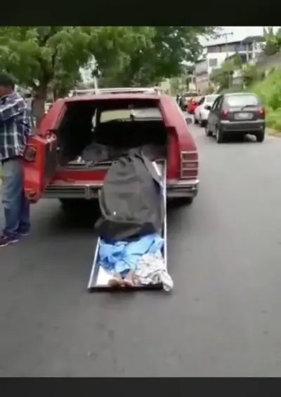 Hombre fue detenido por sacar un cadáver frente a una estación de gasolina